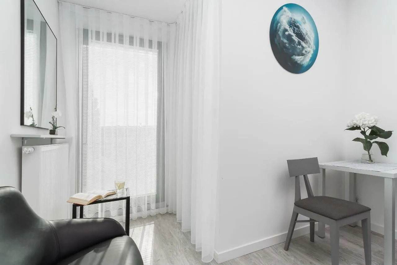 Apartments Krakow Rajska 3 By Noclegi Renters 0*,