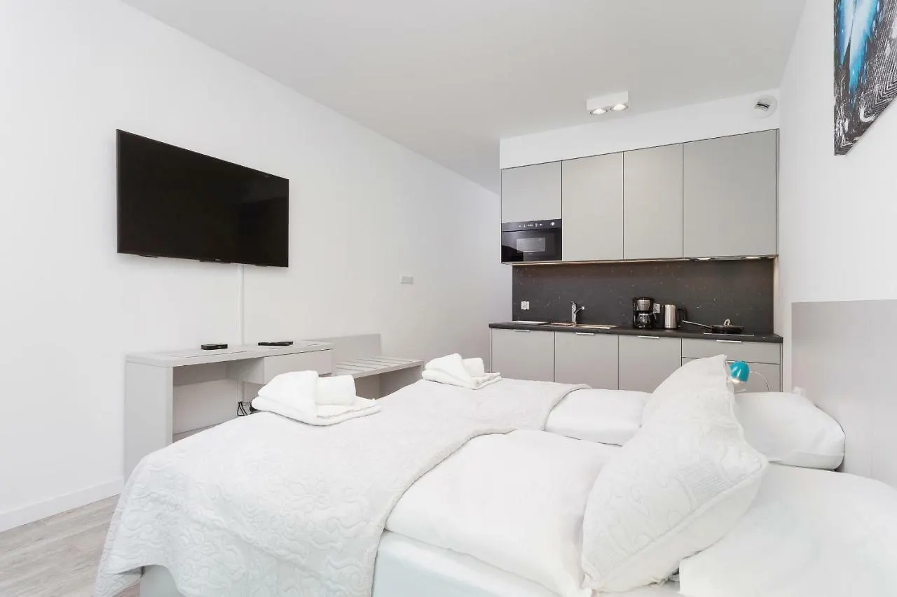 Apartments Krakow Rajska 3 By Noclegi Renters 0*,